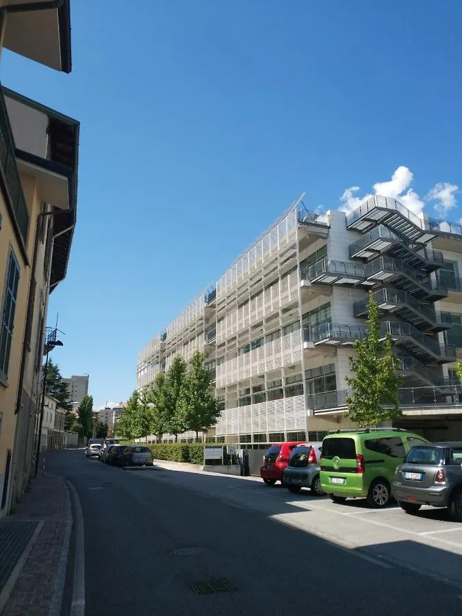 Sweet Homes Lecco 0*,